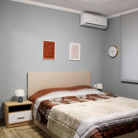 Apartamento 2V1 - Blloku Bkt Tirana Exterior foto