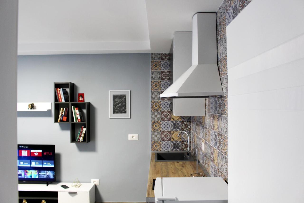 Apartamento 2V1 - Blloku Bkt Tirana Exterior foto