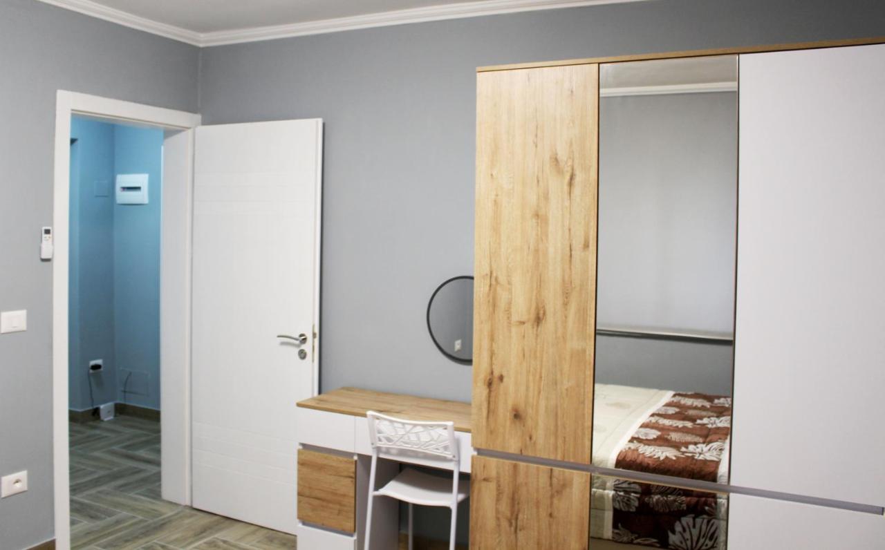 Apartamento 2V1 - Blloku Bkt Tirana Exterior foto