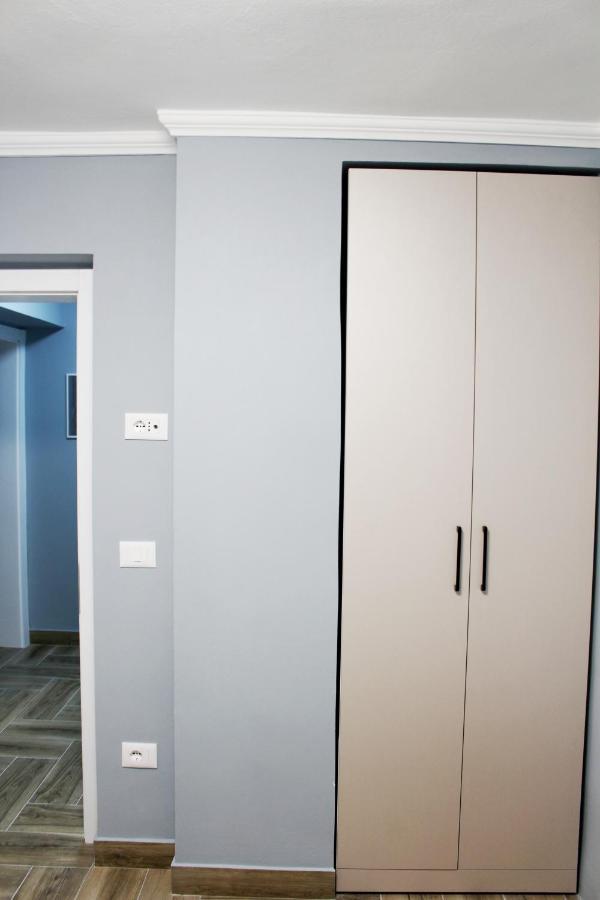 Apartamento 2V1 - Blloku Bkt Tirana Exterior foto